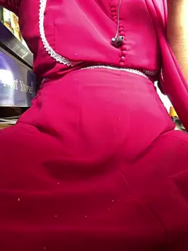 Snapshot of cute_mahi001 chatting on July 12, 4:02 am cute mahi001 online show from July 12, 4:02 am
