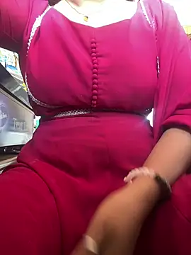 Snapshot of cute_mahi001 chatting on June 23, 5:05 am cute mahi001 online show from June 23, 5:05 am