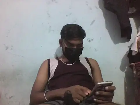 Snapshot of shurti51278 chatting on July 12, 11:22 am shurti51278 online show from July 12, 11:22 am