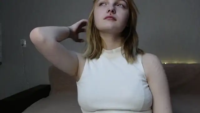 Snapshot of Catherine_Walker chatting on December 18, 11:47 am Catherine Walker online show from December 18, 11:47 am