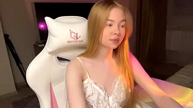 LumiSun online show from February 8, 7:33 pm