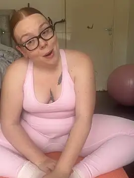 AnnieAinsx online show from April 26, 11:40 am