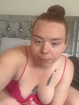 AnnieAinsx online show from April 12, 10:18 am