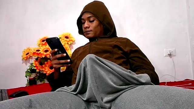 SantiMiller online show from December 19, 7:05 pm