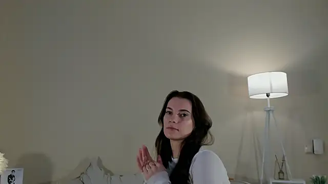 Snapshot of VivienReza chatting on December 18, 5:12 am VivienReza online show from December 18, 5:12 am