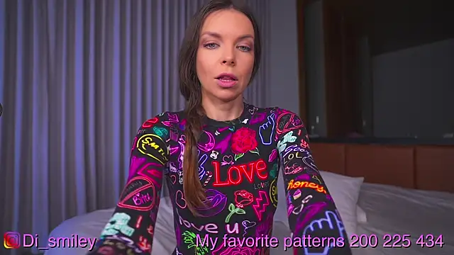 di smileyone online show from April 5, 12:50 am