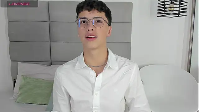 JoshClaarktt online show from April 7, 4:03 am