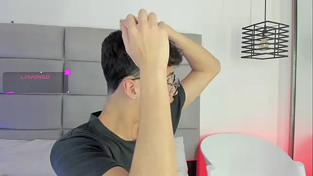 JoshClaarktt online show from April 2, 4:08 am