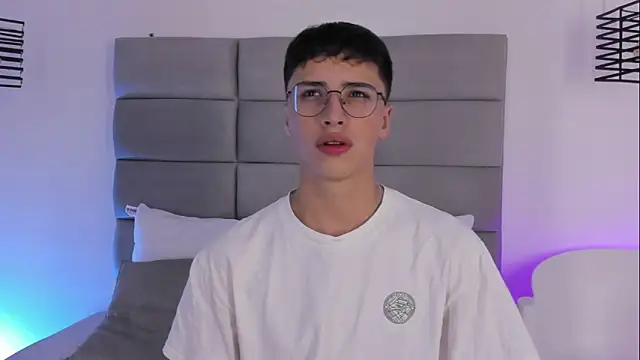 JoshClaarktt online show from May 15, 4:21 am