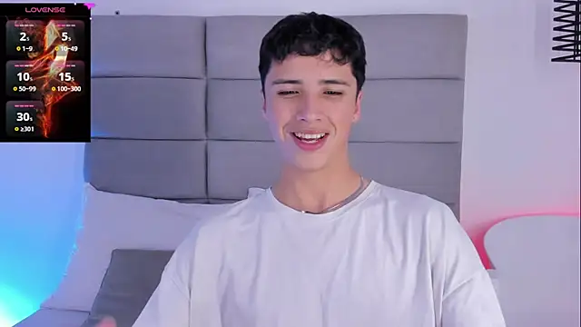 JoshClaarktt online show from May 7, 4:06 am