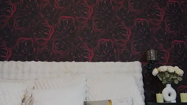 Snapshot of Leena_C chatting on May 19, 1:18 pm Leena C online show from May 19, 1:18 pm