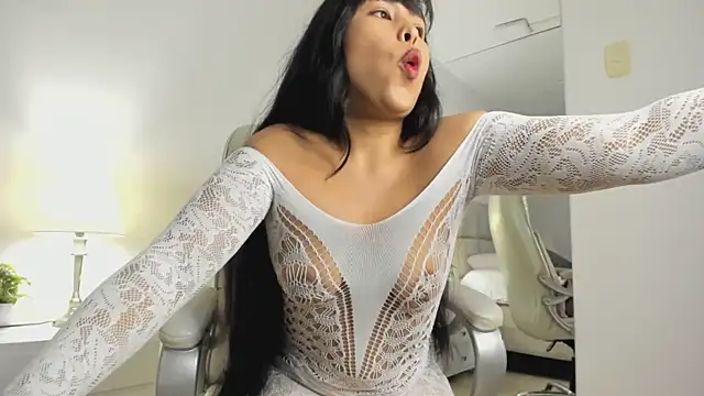 JulietaFerrer  online show from April 13, 11:36 am