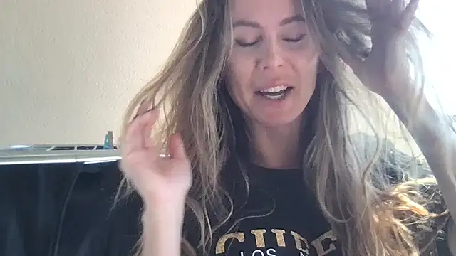 LeMilf online show from March 25, 12:04 pm