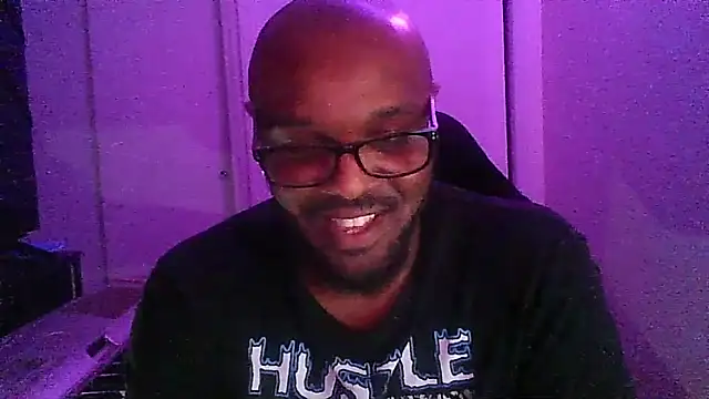 Snapshot of MrUnintentional chatting on February 23, 5:41 am MrUnintentional online show from February 23, 5:41 am