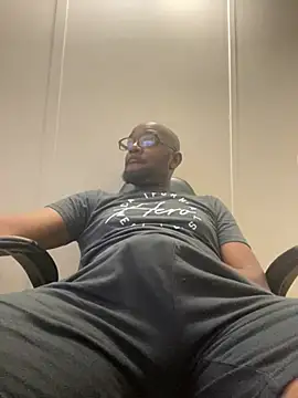 Snapshot of MrUnintentional chatting on July 17, 1:14 am MrUnintentional online show from July 17, 1:14 am