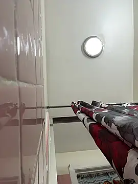 Snapshot of MrUnintentional chatting on February 6, 7:59 am MrUnintentional online show from February 6, 7:59 am