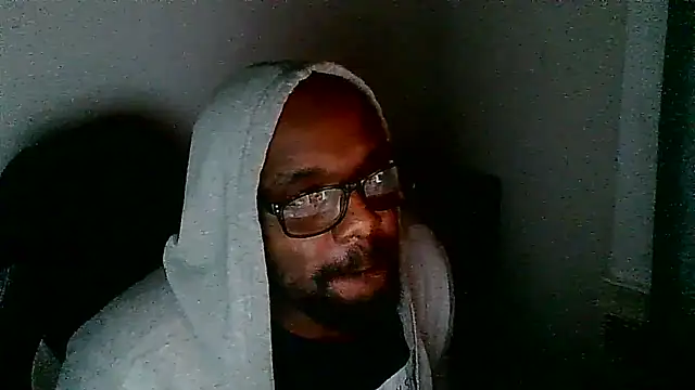 Snapshot of MrUnintentional chatting on December 21, 3:08 am MrUnintentional online show from December 21, 3:08 am