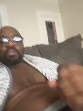 Snapshot of MrUnintentional chatting on February 9, 4:16 pm MrUnintentional online show from February 9, 4:16 pm