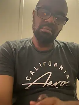 Snapshot of MrUnintentional chatting on July 6, 6:20 am MrUnintentional online show from July 6, 6:20 am