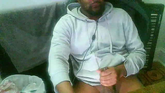 Snapshot of MrUnintentional chatting on January 13, 6:12 pm MrUnintentional online show from January 13, 6:12 pm