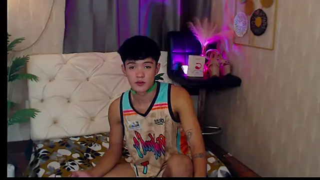 Snapshot of robin_hotcummerx chatting on December 15, 5:35 am robin hotcummerx online show from December 15, 5:35 am