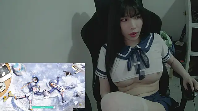 Snapshot of mommywho69 chatting on February 1, 10:52 pm mommywho69 online show from February 1, 10:52 pm