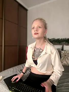 TeaseKitten- online show from December 17, 5:23 am