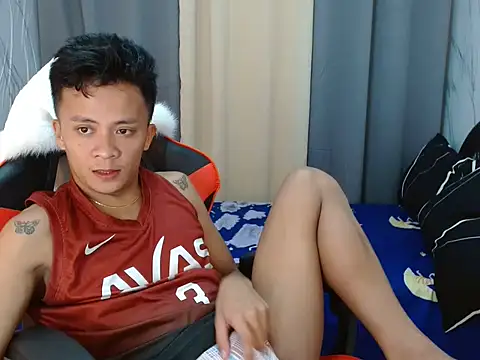 ur twinkKirk6969 online show from April 22, 12:01 pm