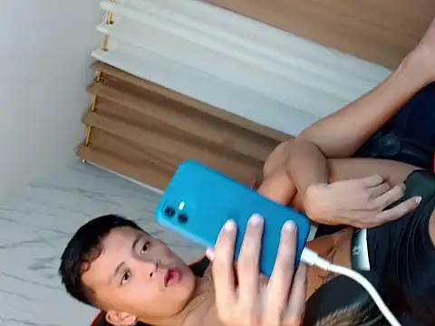 ur twinkKirk6969 online show from May 27, 4:58 pm