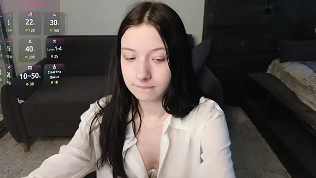 AlicePowells online show from May 11, 7:10 am
