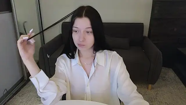 AlicePowells online show from May 24, 11:10 am