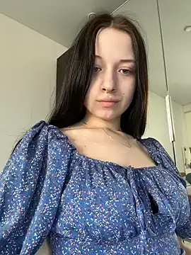 AlicePowells online show from June 1, 11:10 am