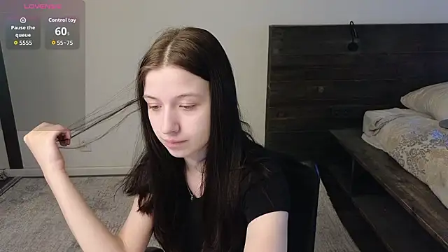 AlicePowells online show from March 24, 11:10 am