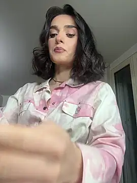 Snapshot of Maya4StripMind chatting on December 16, 4:44 pm Maya4StripMind online show from December 16, 4:44 pm