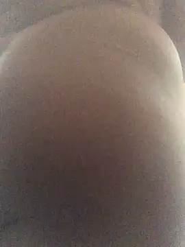 Snapshot of pearlavih25_la chatting on December 15, 12:11 pm pearlavih25 la online show from December 15, 12:11 pm