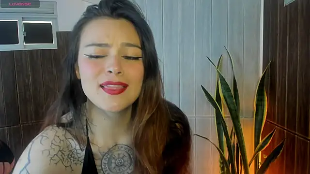 Adelaindiamond  online show from March 3, 12:12 pm