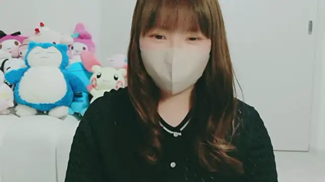 yuyuchan   online show from April 18, 11:12 am