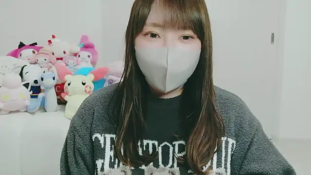 yuyuchan   online show from April 12, 10:07 am