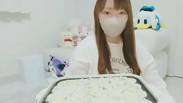 Snapshot of yuyuchan__ chatting on February 3, 12:32 pm yuyuchan online show from February 3, 12:32 pm