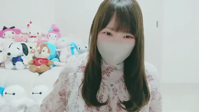 yuyuchan   online show from April 4, 10:00 am