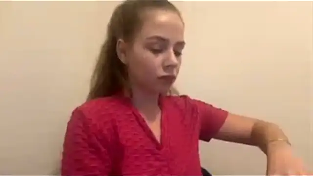 Snapshot of GinnyVanlaere chatting on December 18, 2:16 am GinnyVanlaere online show from December 18, 2:16 am