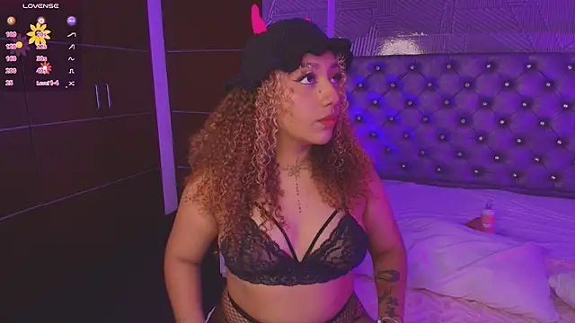 Starlights online show from April 1, 11:01 pm