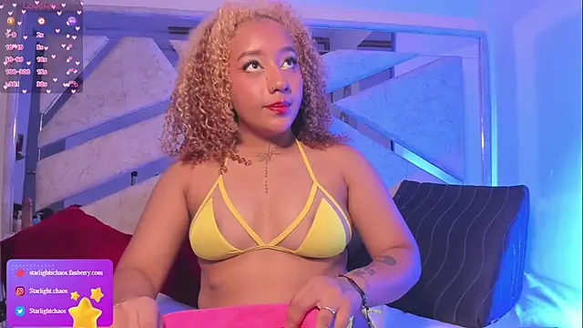 Snapshot of Starlights chatting on February 24, 1:45 pm Starlights online show from February 24, 1:45 pm