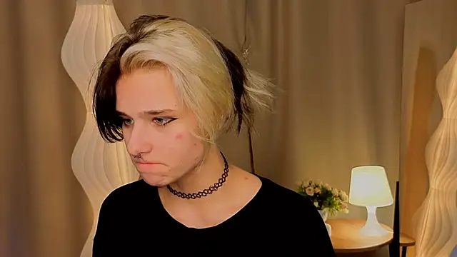 LizNostrand online show from December 19, 6:38 am