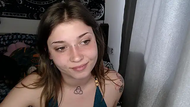 AlienforTwenty online show from April 22, 2:13 pm