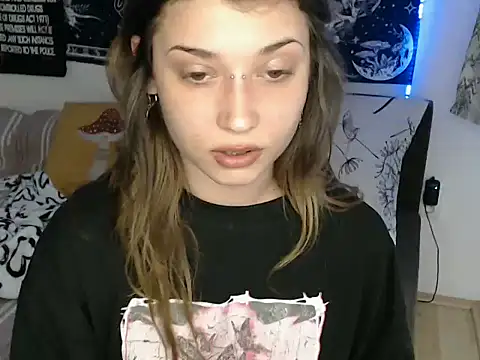 AlienforTwenty online show from February 14, 10:15 am