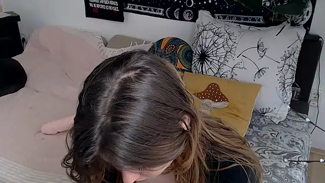 AlienforTwenty online show from March 9, 1:25 pm