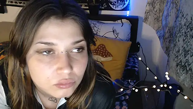 AlienforTwenty online show from March 21, 9:30 pm