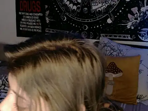 AlienforTwenty online show from February 14, 10:21 pm