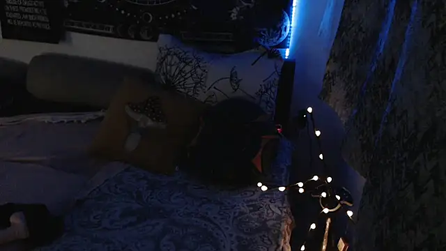 AlienforTwenty online show from March 14, 8:37 pm